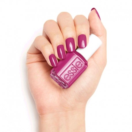 ESMALTE ESSIE CLASSICO 820
